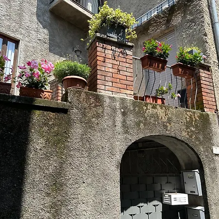 Nyaraló Akasa On Menaggio