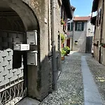 Akasa On * Menaggio